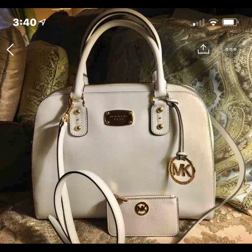 Very clean MK satchel